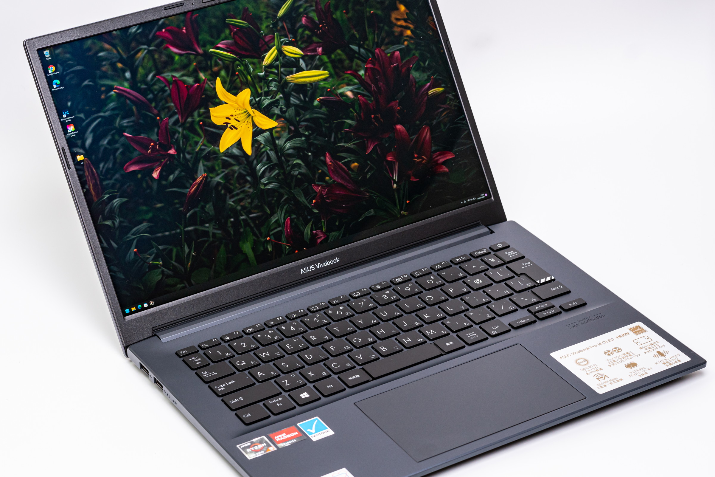 有機 EL が美しい高性能な Vivobook Pro 14 OLED をレビューします